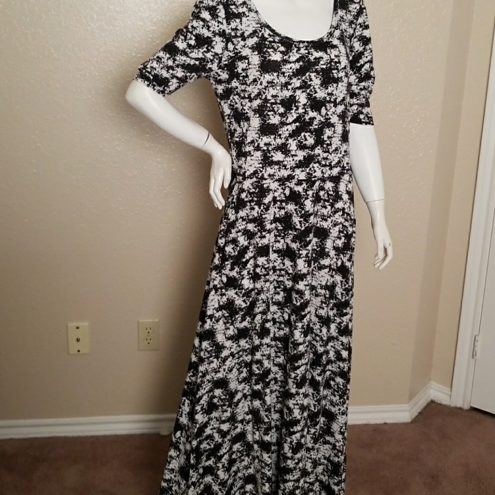 LulaRoe black/white Ana Dress